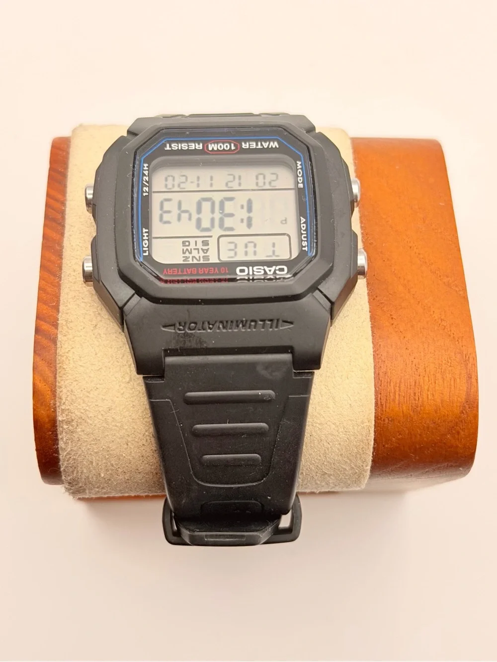 Casio Illuminator Digital Watch, W800H-1BV, Very Good, 100m Water Resistent